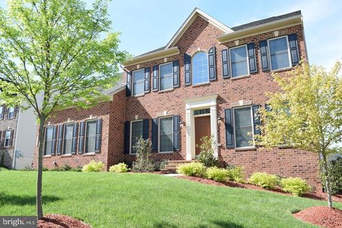 42159 Tecumseh Hills Dr, CHANTILLY, VA, 20152-6452 | Card Image