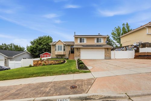 1055 E Castle Rock Rd, Sandy, UT, 84094-5686 | Card Image