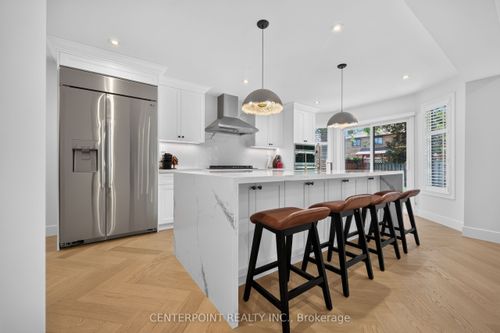 1073 Grandeur Cres, Oakville, ON, L6H4B6 | Card Image