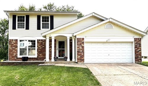 591 Summit Hills Dr, Fenton, MO, 63026-3914 | Card Image