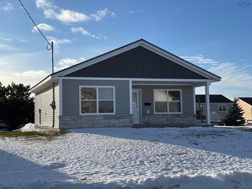 7 Fleming St, Amherst, NS, B4H0C3 | Card Image