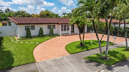 630 W 72nd Pl, Hialeah, FL, 33014-4861 | Card Image