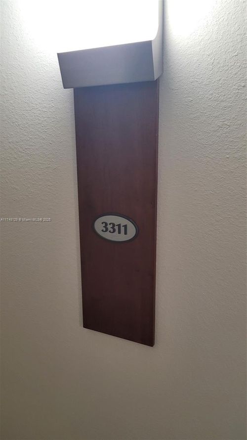 apt-3311-1750 N Bayshore Dr, Miami, FL, 33132-3213 | Card Image