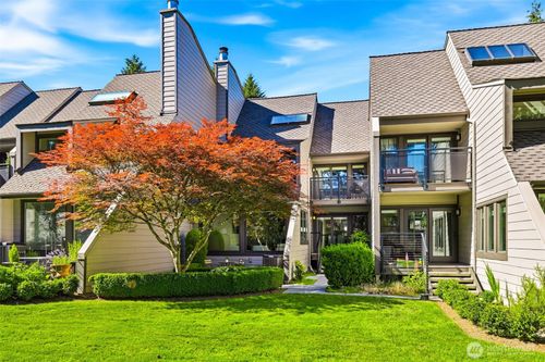10327 Ne 19th Pl, Bellevue, WA, 98004-2731 | Card Image