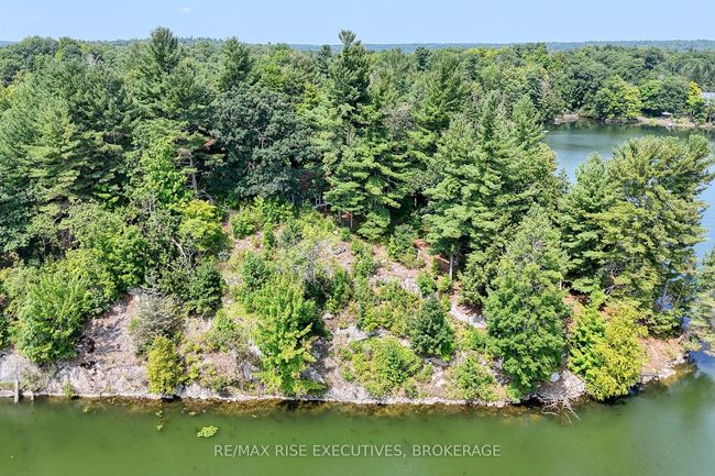1326 Ridge Lane, House other with 2 bedrooms, 1 bathrooms and 2 parking in Seeleys Bay ON | Image 37
