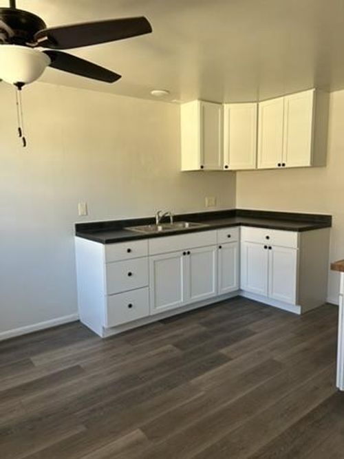 533 Oak St, Madison, WI, 53704-4866 | Card Image
