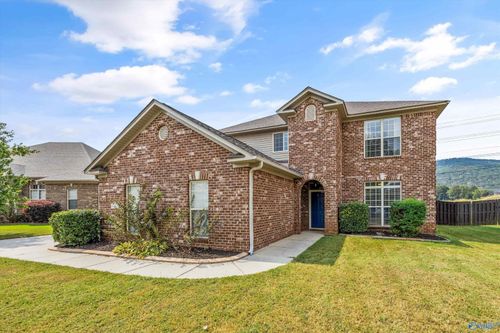 7518 Parktrace Ln Se, Owens Cross Roads, AL, 35763-8812 | Card Image