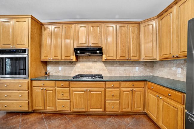 Gas cooktop with built in convection oven | Image 12