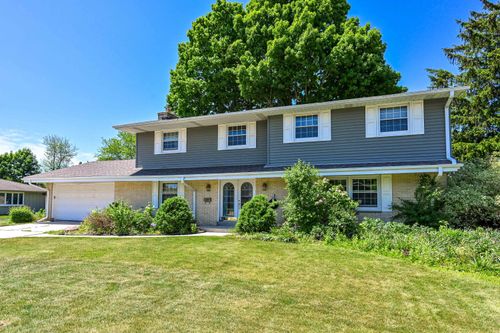 739 6th Ave, Grafton, WI, 53024-1413 | Card Image