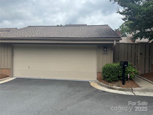 4909 Torrey Pines Ct, Charlotte, NC, 28226-7924 | Card Image
