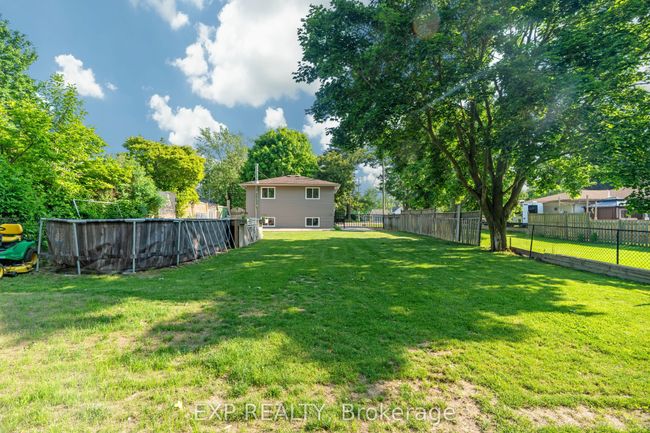 250 William St E, House other with 3 bedrooms, 2 bathrooms and 3 parking in Parkhill ON | Image 38