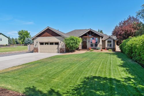 21420 Belknap Dr, Bend, OR, 97701-9500 | Card Image