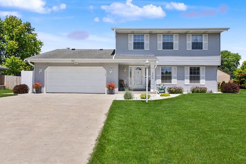 2920 Wildrose Way, CALEDONIA, WI, 53402-1324 | Card Image