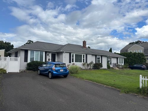 16 Kaveney St, Chicopee, MA, 01020-1533 | Card Image