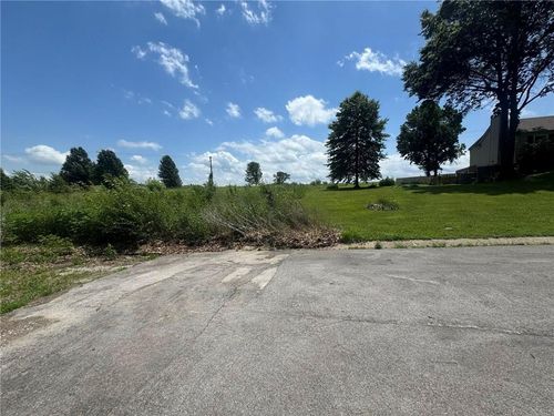 20619 Country Club Dr, Liberty, MO, 64068-8441 | Card Image