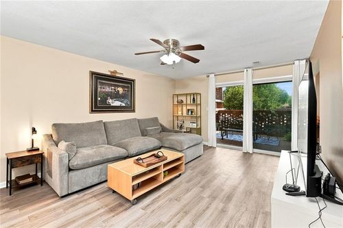 a-9622 Perry Ln, Overland Park, KS, 66212-5156 | Card Image