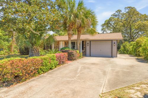 417 Sherry Cir Nw, Fort Walton Beach, FL, 32548-4002 | Card Image