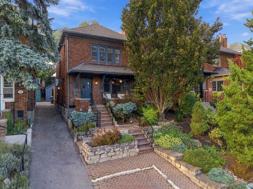 26 Larkin Ave, Toronto, ON, M6S1L8 | Card Image