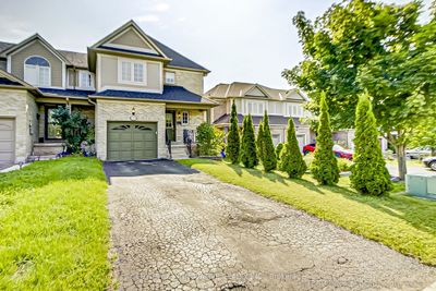 1053 Tilbury St, Home with 3 bedrooms, 2 bathrooms and 3 parking in Oshawa ON | Image 3