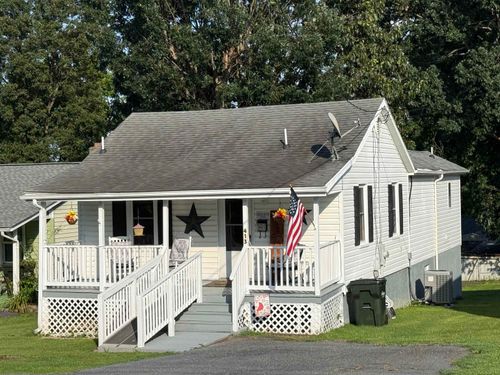 413 G St, STAUNTON, VA, 24401-2757 | Card Image