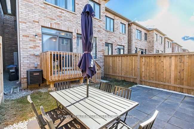 39 Adventura Rd, House attached with 4 bedrooms, 3 bathrooms and 1 parking in Brampton ON | Image 39