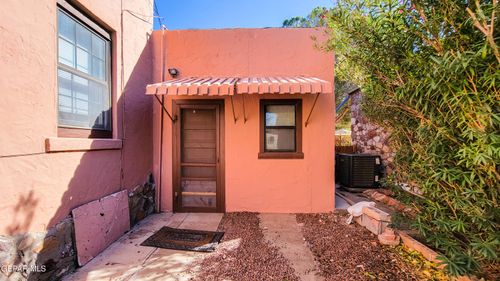 704 Wellesley Rd, El Paso, TX, 79902-2422 | Card Image