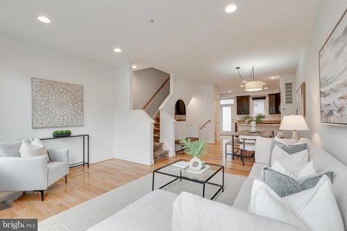 2947 Stella Blue Ln, FAIRFAX, VA, 22031-2259 | Card Image