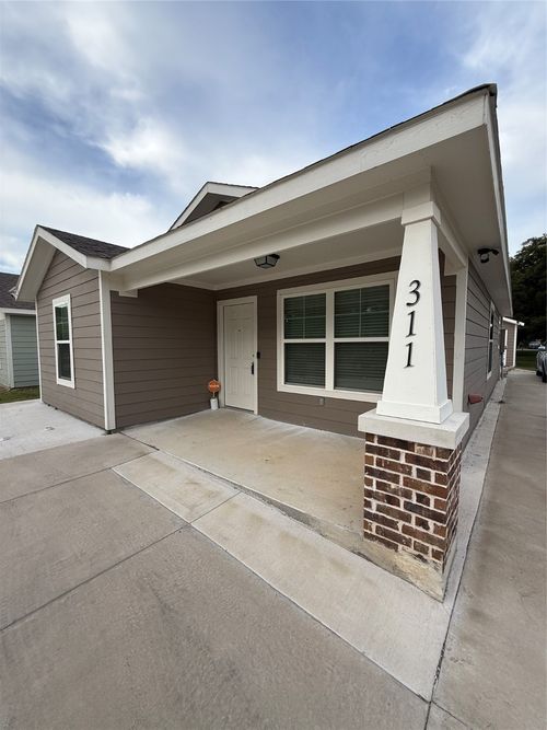 311 Sw 14th Ave, Mineral Wells, TX, 76067-5183 | Card Image