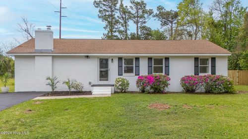 213 Russell St, Beaufort, NC, 28516-7609 | Card Image