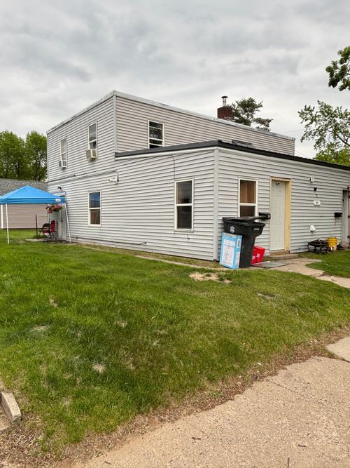 215 9th St Nw, Bemidji, MN, 56601-2810 | Card Image