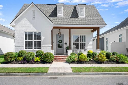 4901 Crestfield Way, Gonzales, LA, 70737-8263 | Card Image