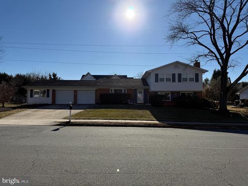 915 Westwood Dr Ne, VIENNA, VA, 22180-3644 | Card Image