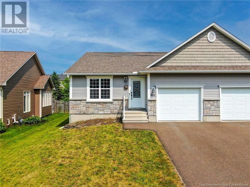 801 Hillcrest Dr, Fredericton, NB, E3A5K7 | Card Image