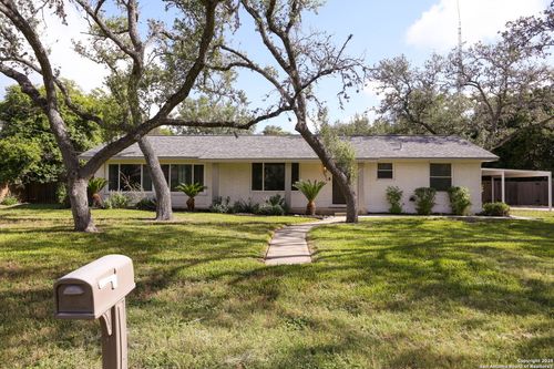 371 Donella Dr, Hollywood Park, TX, 78232-1233 | Card Image