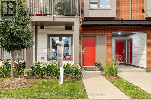 404-2635 William Jackson Drive, Pickering (Duffin Heights), ON, L1X0L3 | Card Image