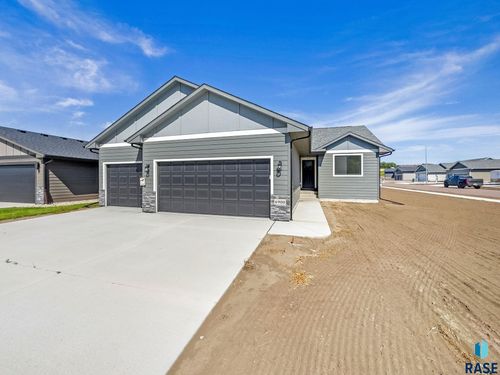 6900 W 5th St Street, Sioux Falls, SD, 57107 | Card Image