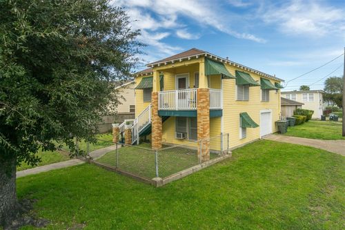 up-3602 Avenue Q 1/2, Galveston, TX, 77550-7043 | Card Image