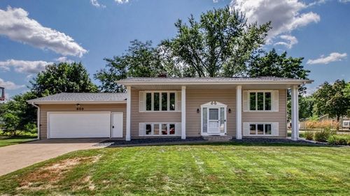 903 Pamela Pl, Eau Claire, WI, 54701-7304 | Card Image