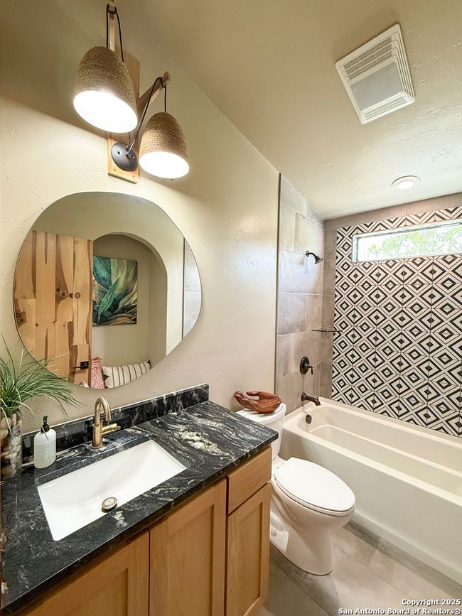 1208 Devine Dr, House other with 3 bedrooms, 2 bathrooms and null parking in Devine TX | Image 21