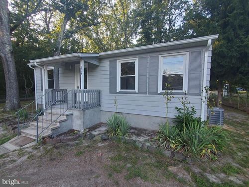 813 Hickory Ave, BROWNS MILLS, NJ, 08015-2924 | Card Image