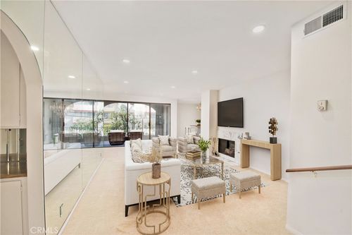 unit-205-5340 Yarmouth Ave, Encino, CA, 91316-3160 | Card Image