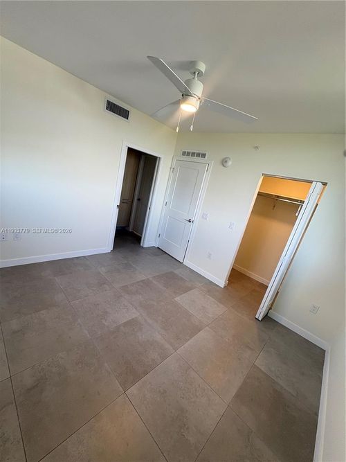 2010-16395 Biscayne Blvd, Aventura, FL, 33160-5758 | Card Image