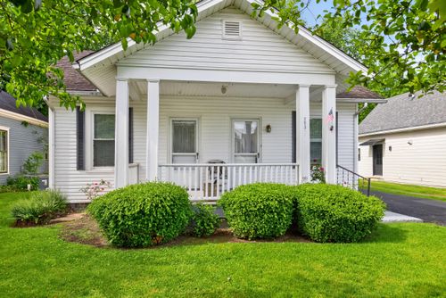 223 W Higgins St, Midway, KY, 40347-5038 | Card Image