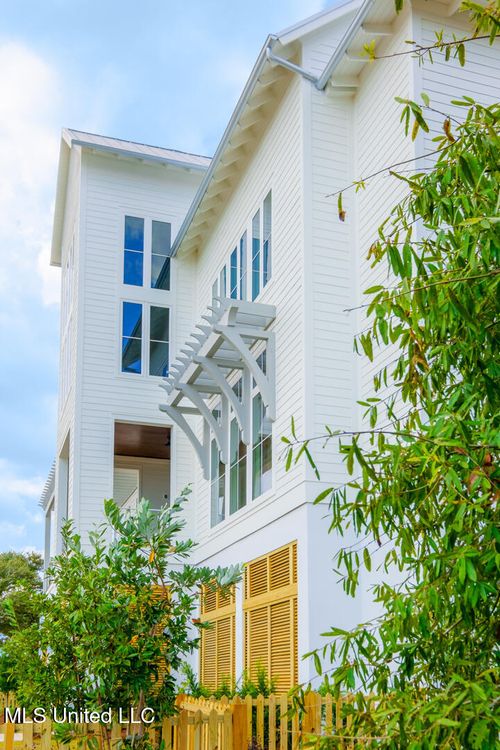 106 Bienville Blvd, Ocean Springs, MS, 39564 | Card Image