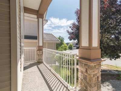 6756 145a St, House other with 8 bedrooms, 6 bathrooms and 5 parking in Surrey BC | Image 3