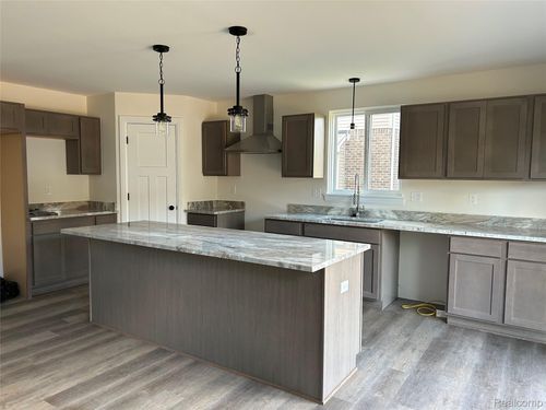 42541 Colonial Rd, Van Buren Twp, MI, 48111-3383 | Card Image