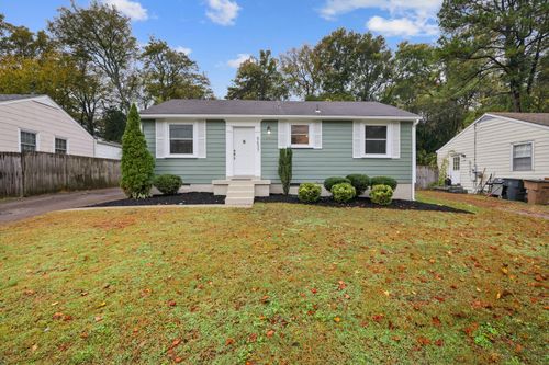 5637 Meadowcrest Ln, Nashville, TN, 37209-4630 | Card Image