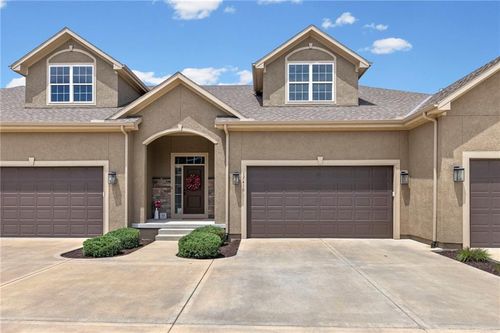 17418 Raintree Dr, Olathe, KS, 66062-7521 | Card Image