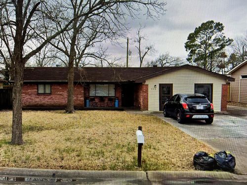 930 S Utah St, La Porte, TX, 77571-5864 | Card Image