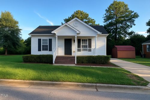 1207 Davenport St, Greenville, NC, 27834-2949 | Card Image